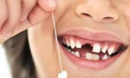 تفسير حلم سقوط الأسنان في اليد للرجل